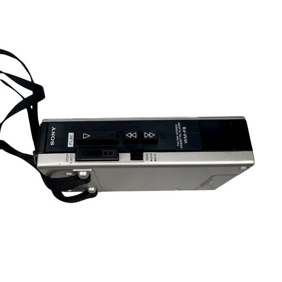 Vintage Sony WM-F8 Walkman FM/AM Cassette Player Stranger Things PARTS OR REPAIR - Picture 4 of 9